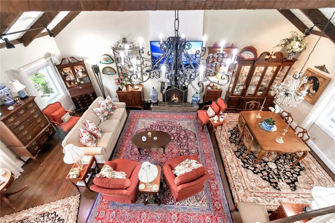 Image number 15 for the current listing