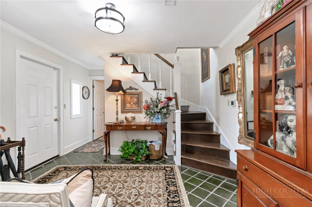 Image number 21 for the current listing