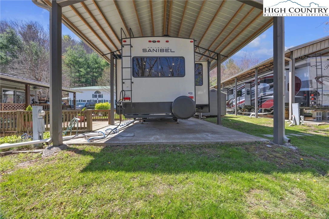 Image number 9 for the current listing