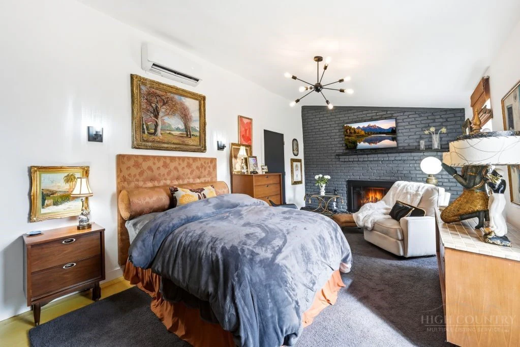 Image number 6 for the current listing