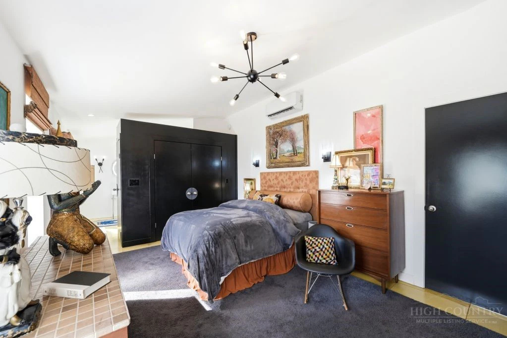 Image number 7 for the current listing