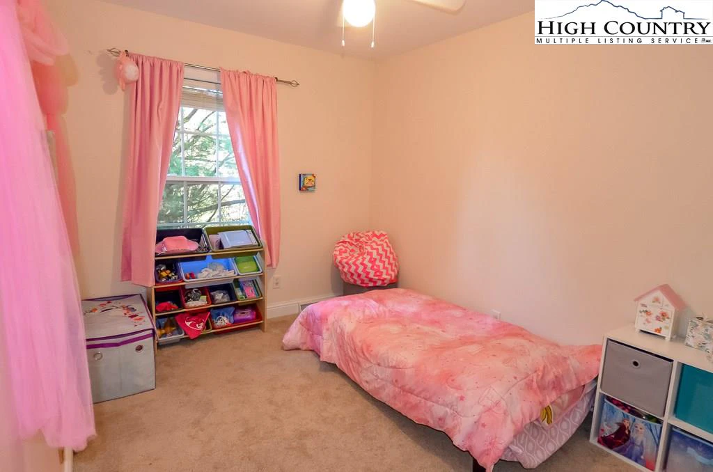 Image number 8 for the current listing
