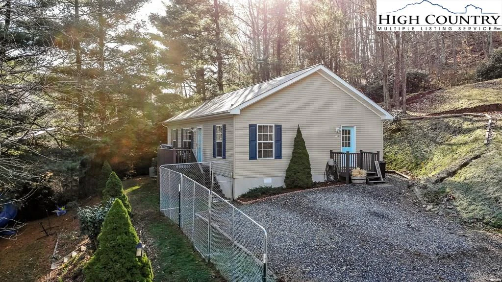 Image number 21 for the current listing