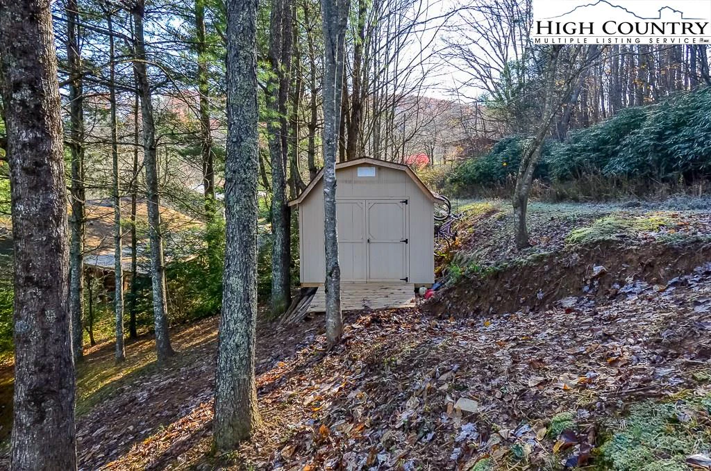 Image number 4 for the current listing
