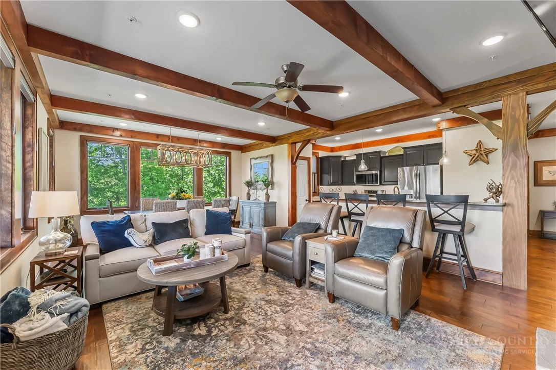 Image number 7 for the current listing