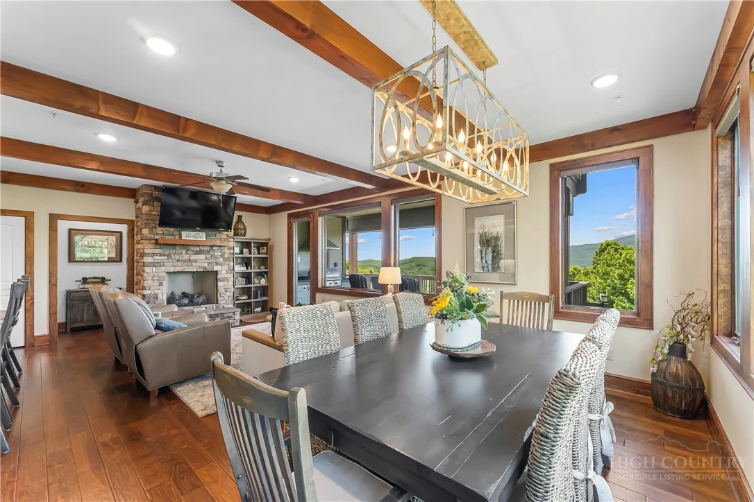 Image number 10 for the current listing