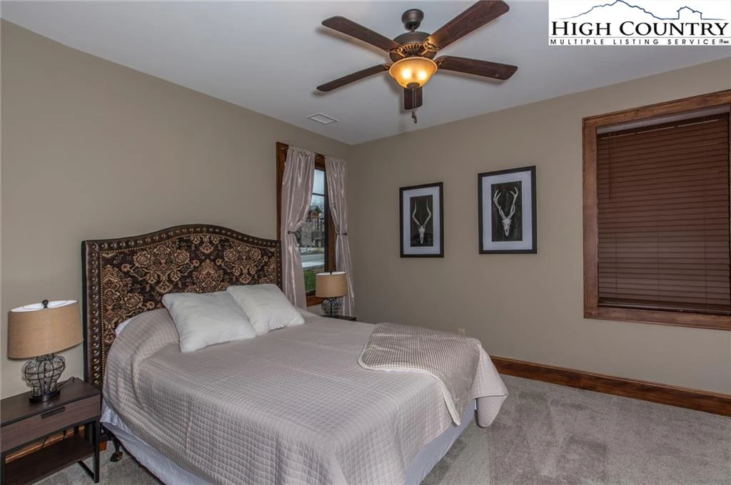 Image number 11 for the current listing