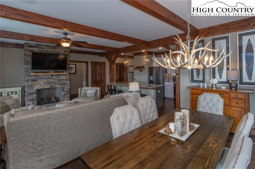 Image number 8 for the current listing