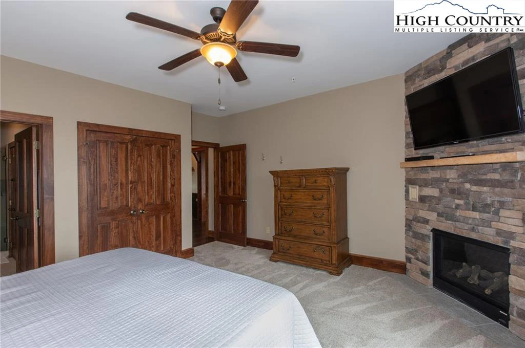 Image number 6 for the current listing