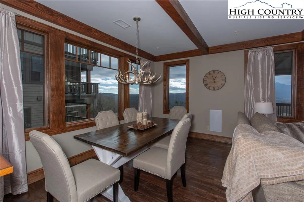 Image number 5 for the current listing