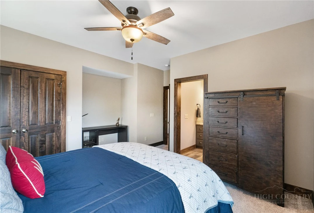 Image number 6 for the current listing