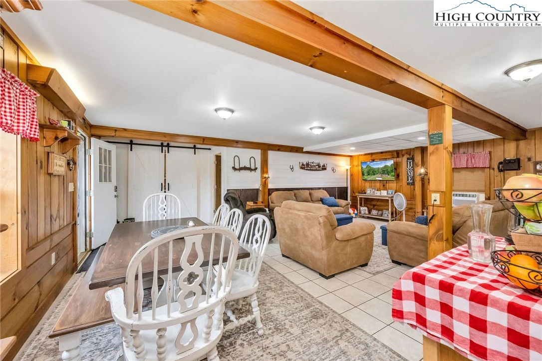 Image number 20 for the current listing