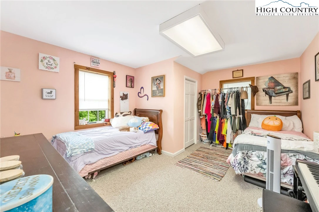 Image number 7 for the current listing