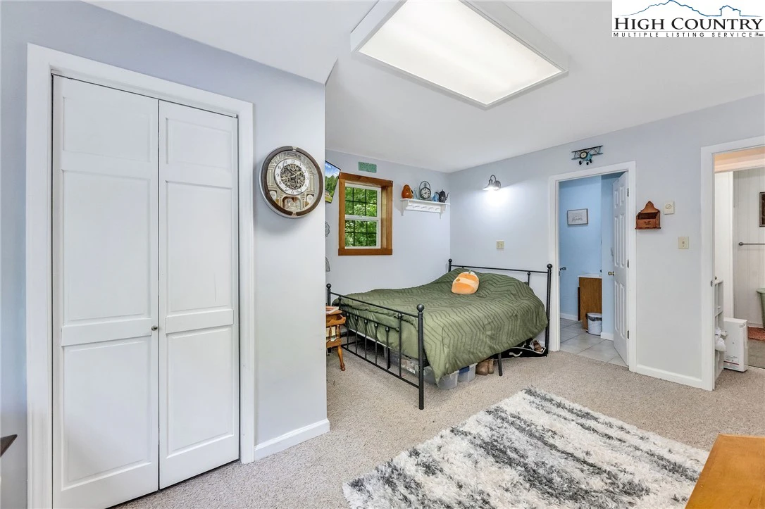 Image number 6 for the current listing