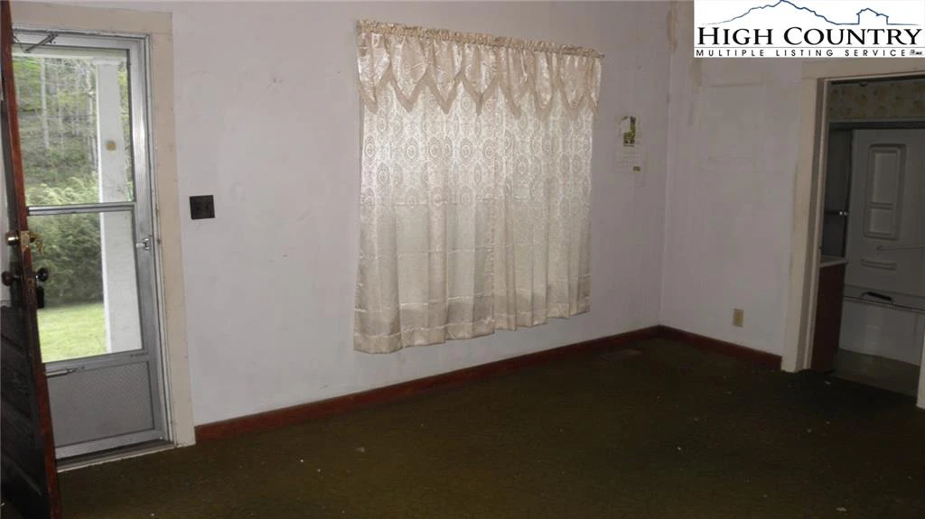 Image number 7 for the current listing