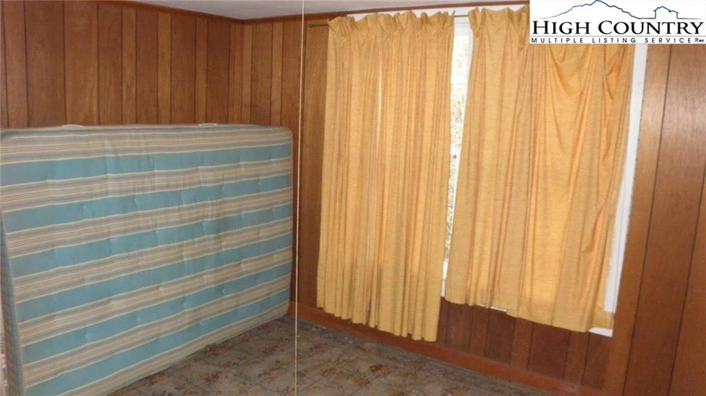 Image number 11 for the current listing