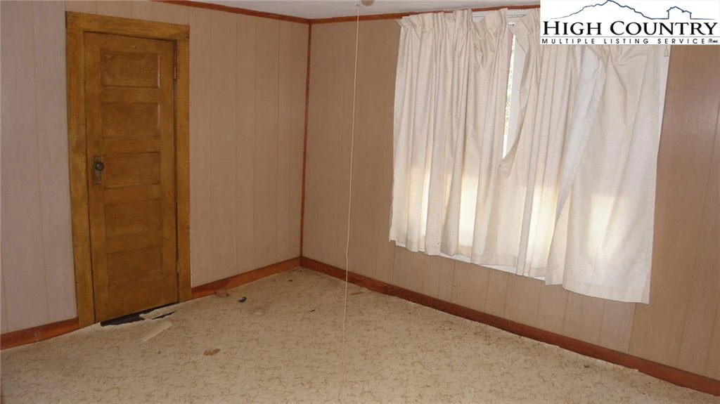 Image number 12 for the current listing