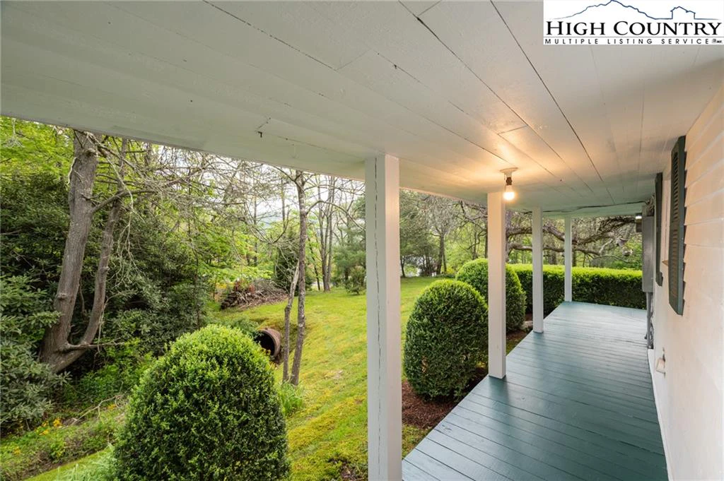 Image number 2 for the current listing