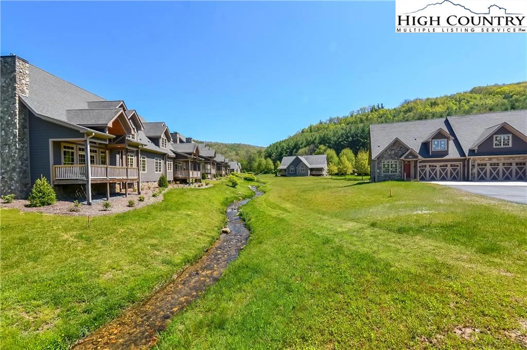 Image number 4 for the current listing