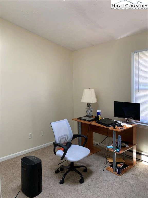 Image number 11 for the current listing