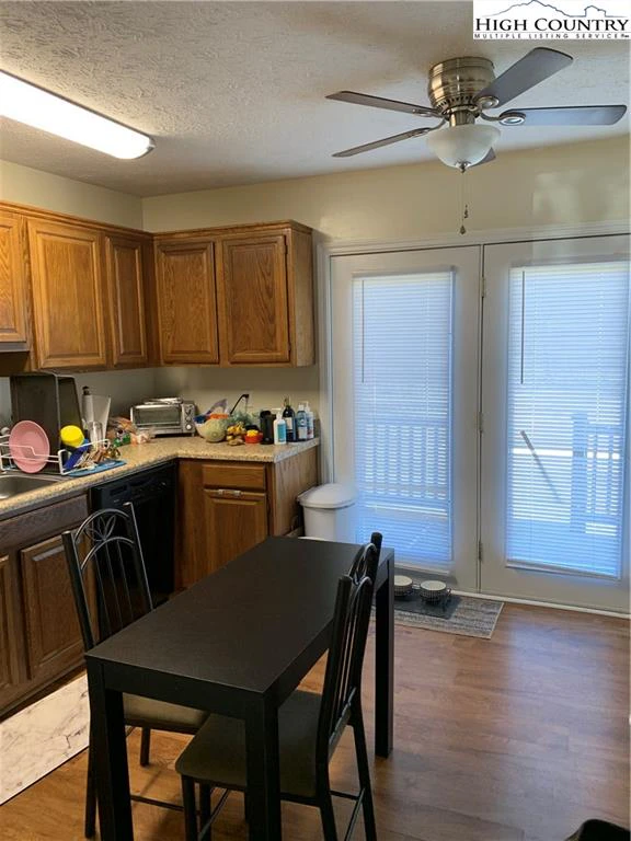 Image number 6 for the current listing