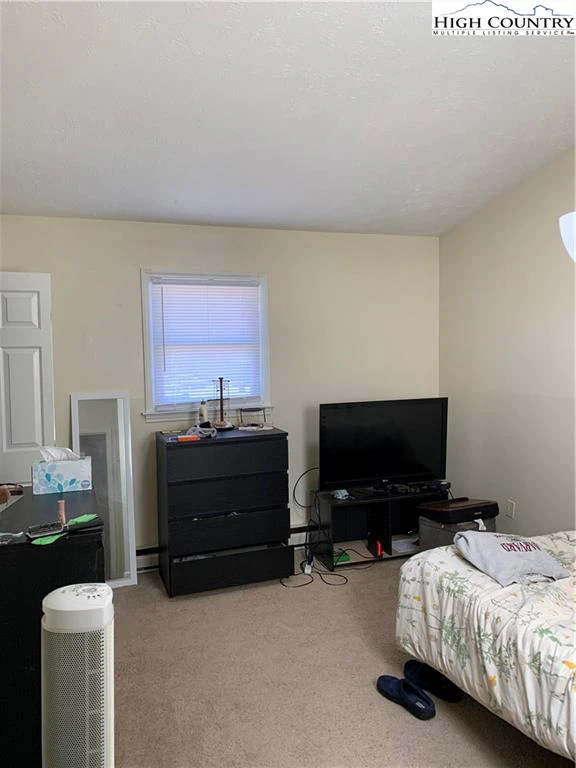 Image number 9 for the current listing
