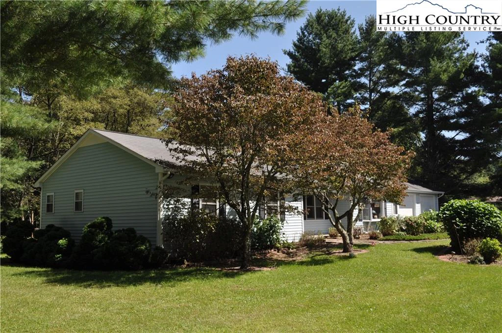 Image number 1 for the current listing