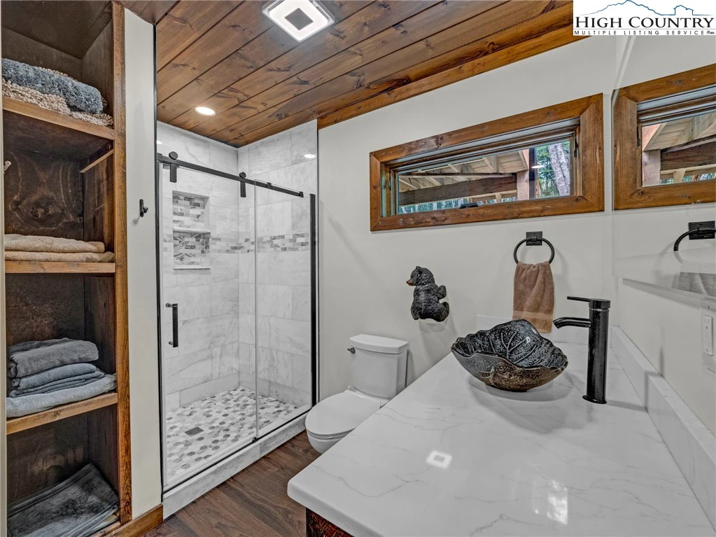 Image number 10 for the current listing