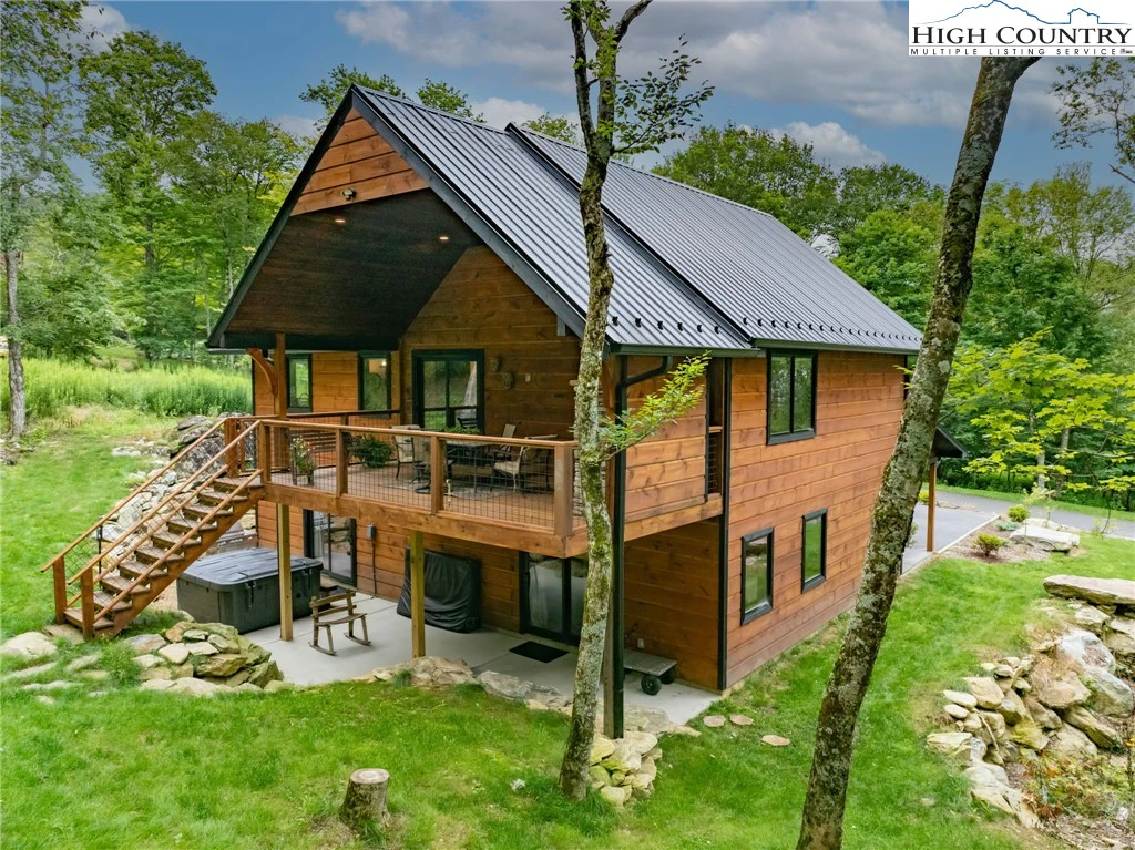 Image number 14 for the current listing