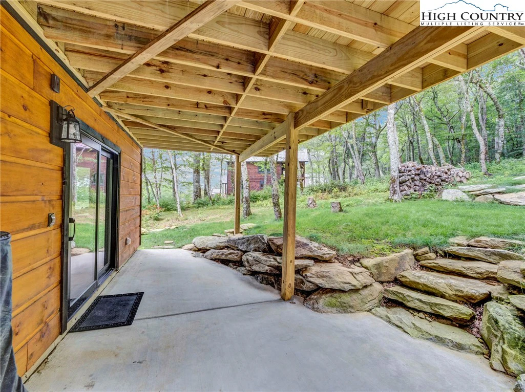Image number 13 for the current listing