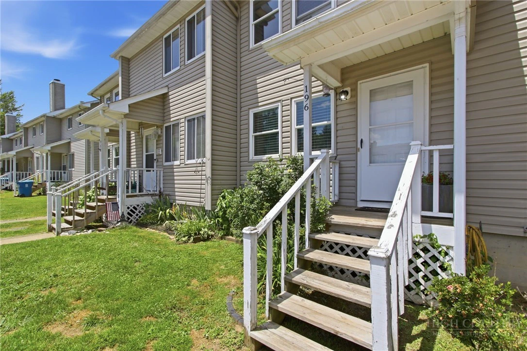 Image number 1 for the current listing