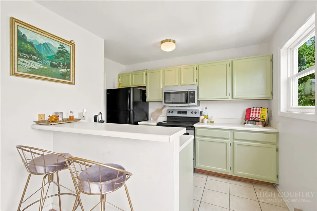 Image number 7 for the current listing