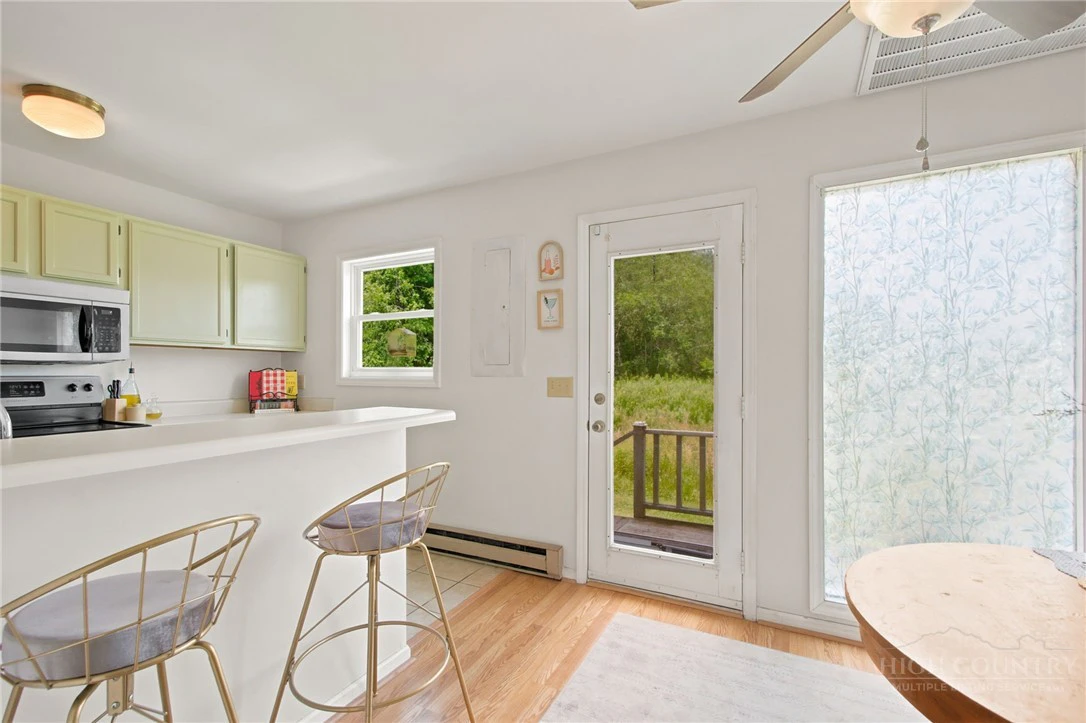 Image number 9 for the current listing