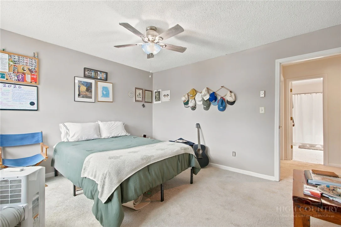 Image number 14 for the current listing