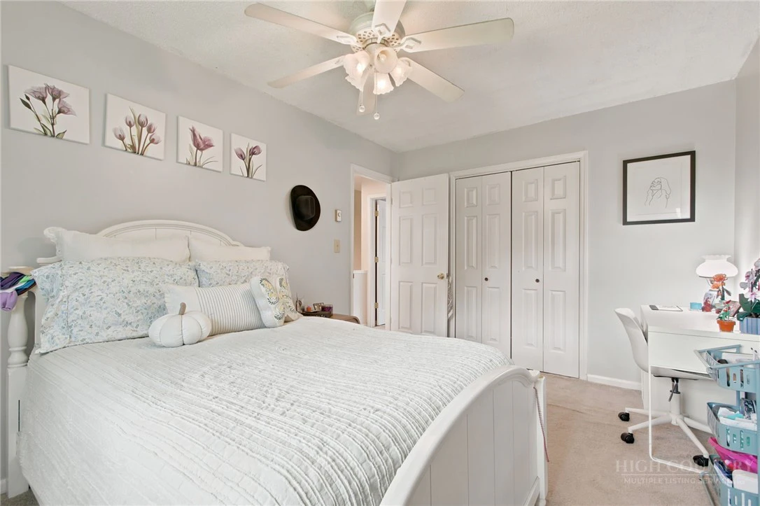 Image number 21 for the current listing