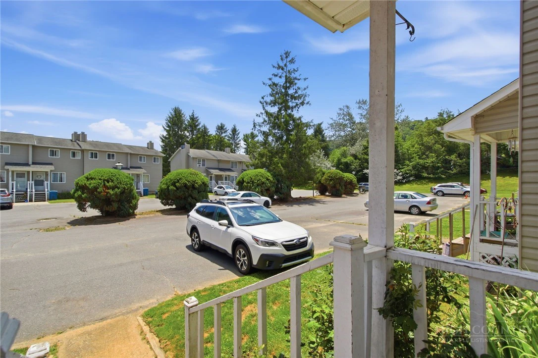 Image number 2 for the current listing