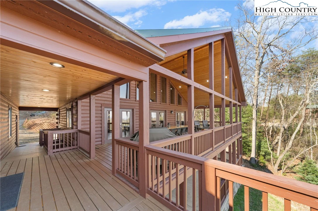 Image number 12 for the current listing