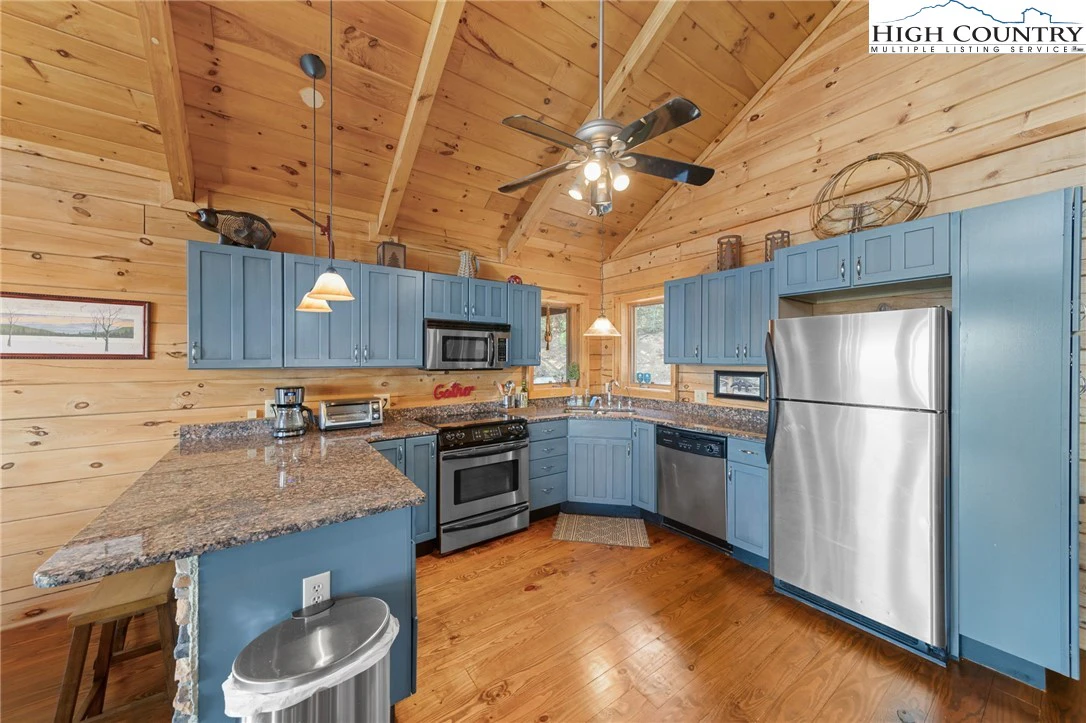 Image number 11 for the current listing