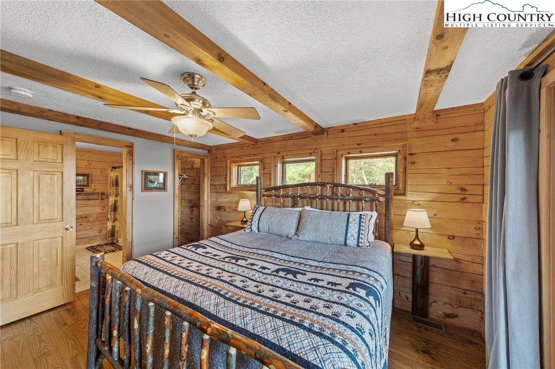 Image number 4 for the current listing