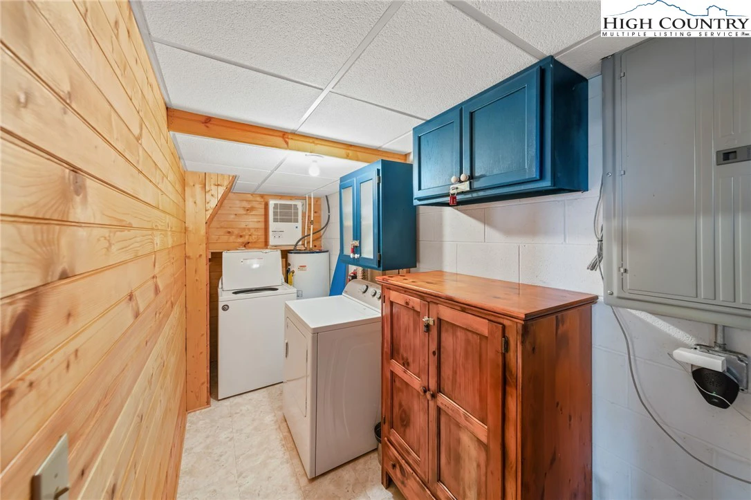 Image number 8 for the current listing