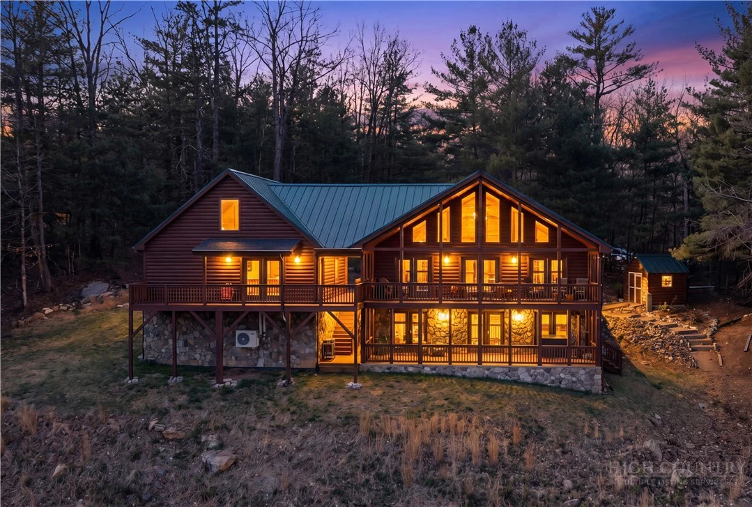 Image number 1 for the current listing