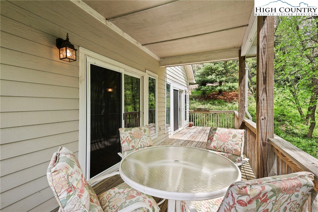 Image number 5 for the current listing