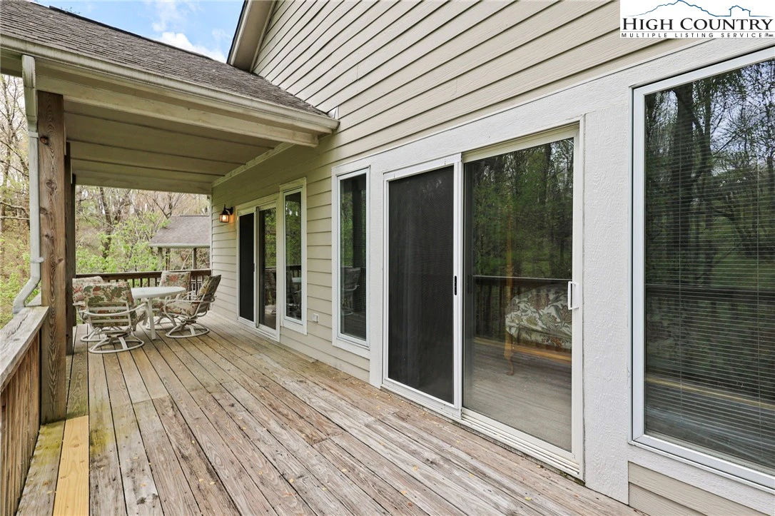 Image number 4 for the current listing