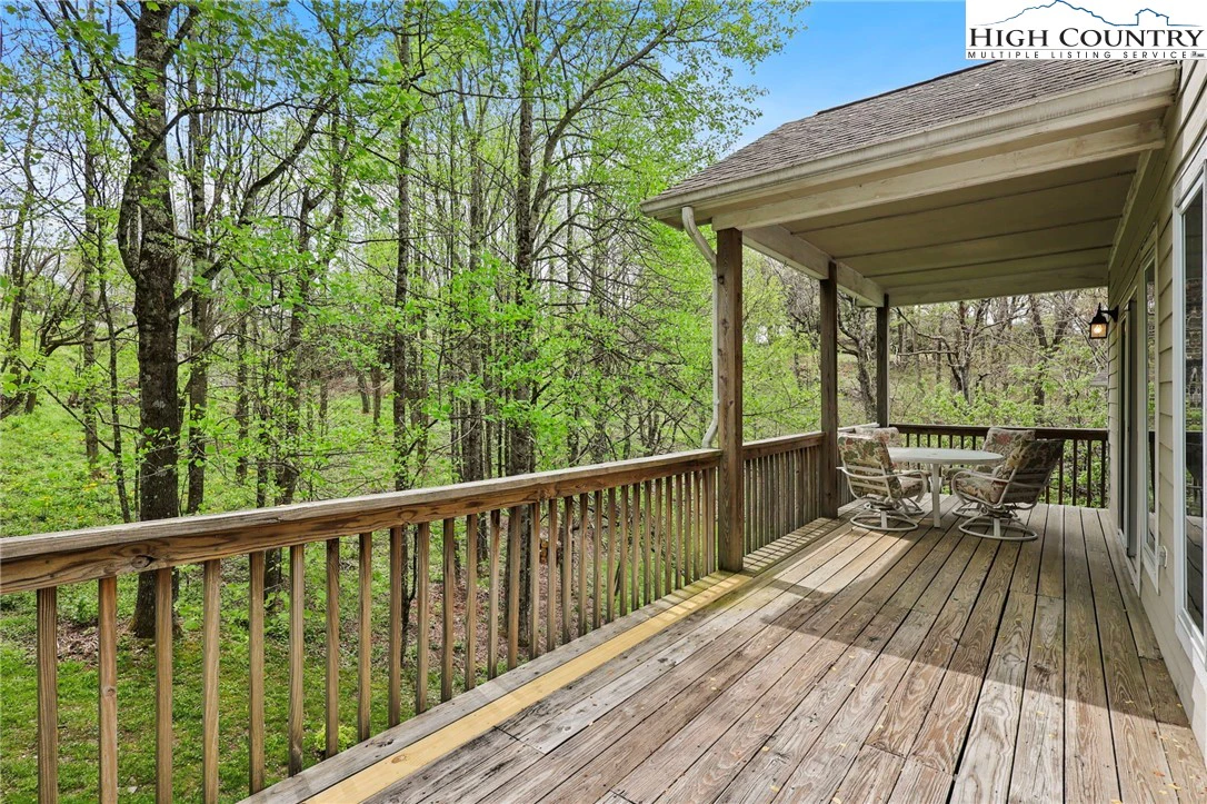 Image number 3 for the current listing