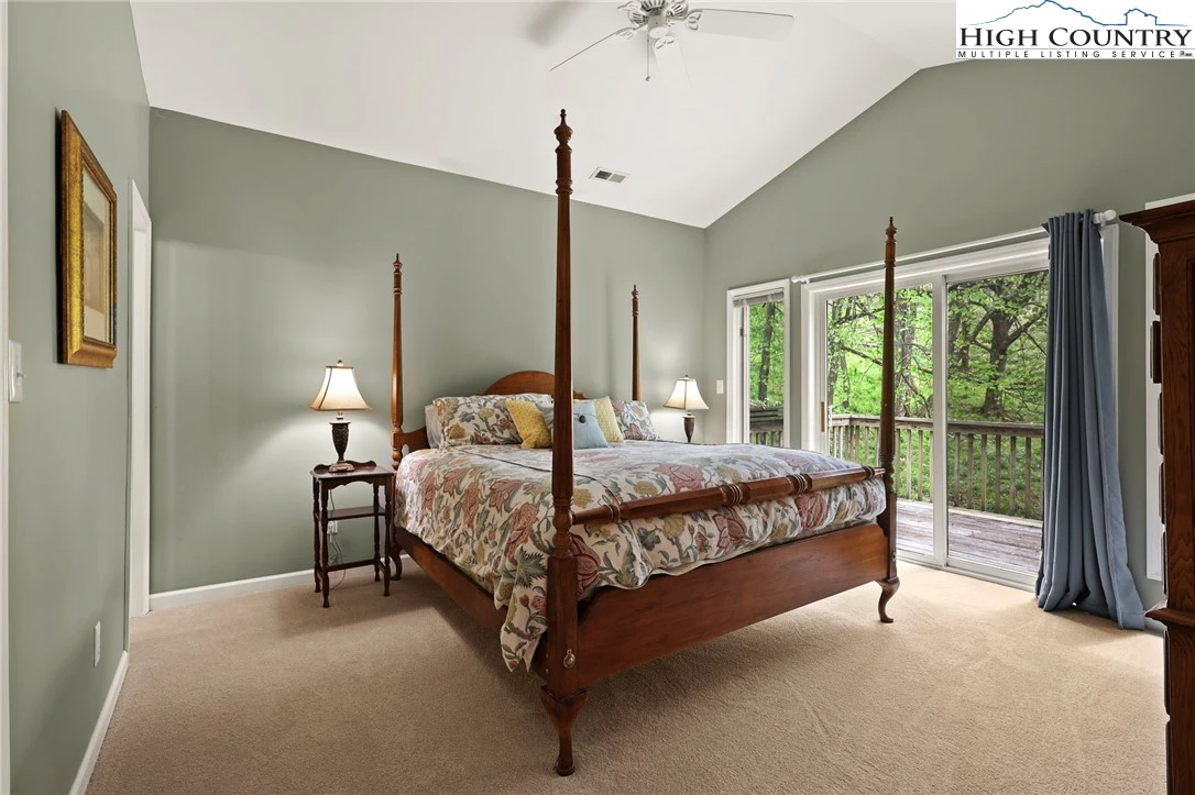 Image number 14 for the current listing