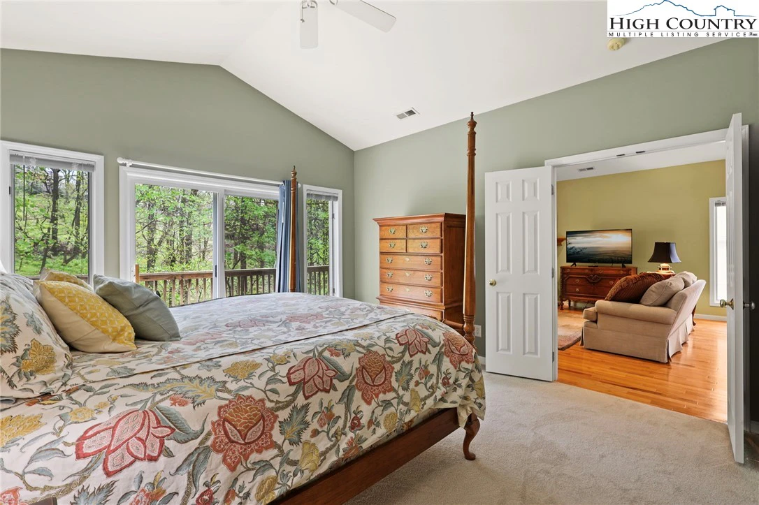 Image number 13 for the current listing