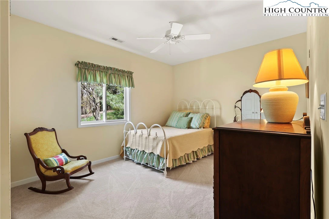 Image number 10 for the current listing