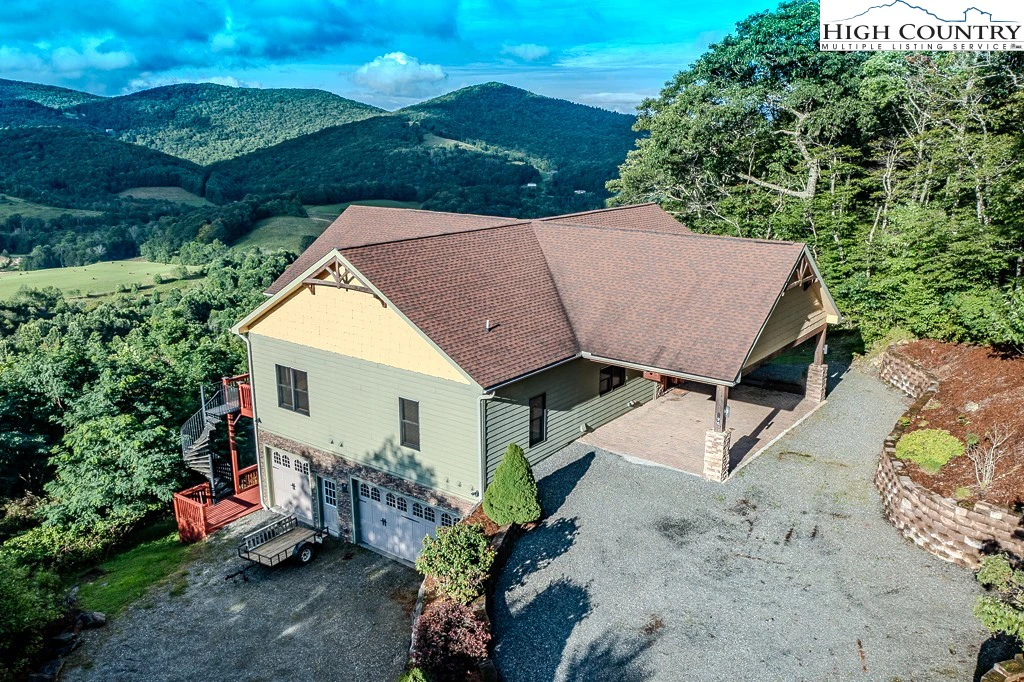 Image number 1 for the current listing