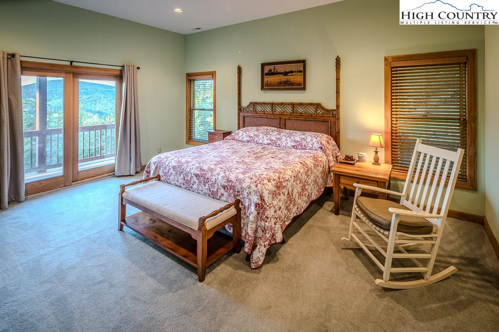 Image number 7 for the current listing
