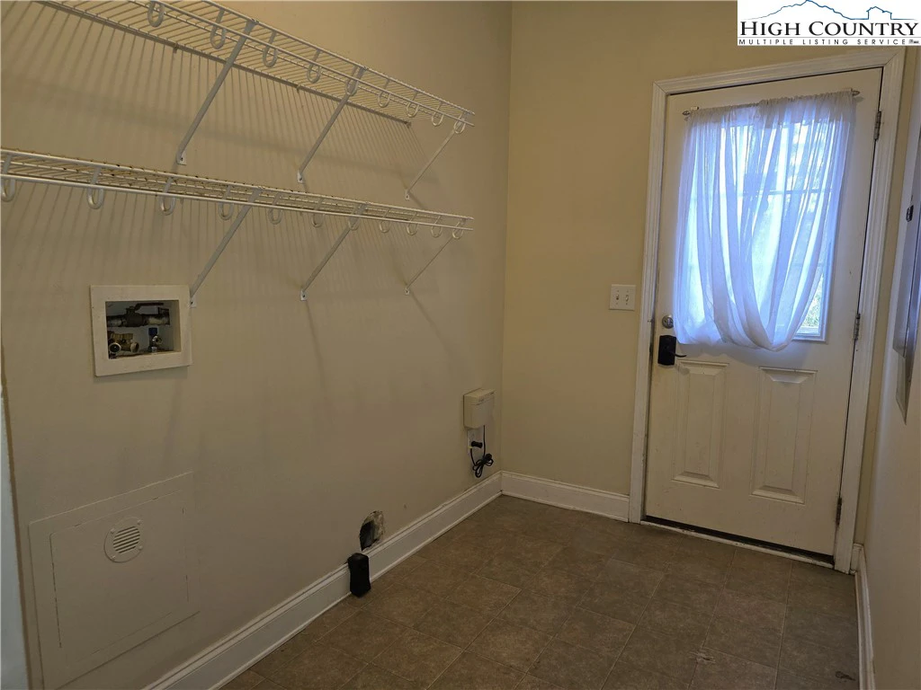 Image number 2 for the current listing